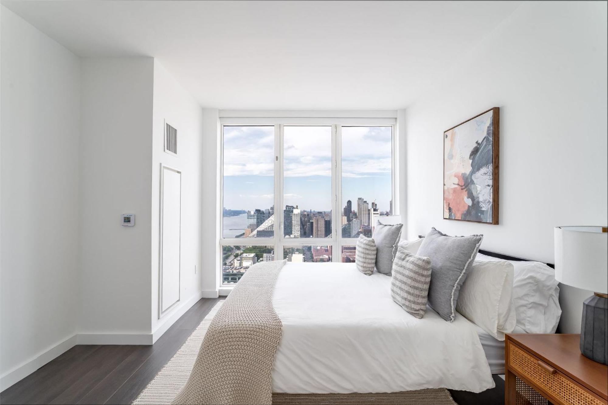 Luxx 2 Bed 1,5 Bath Apt Midtown Appartement